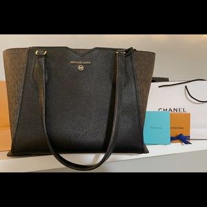 Micheal Kors bag. Rarely used. In excellent shape